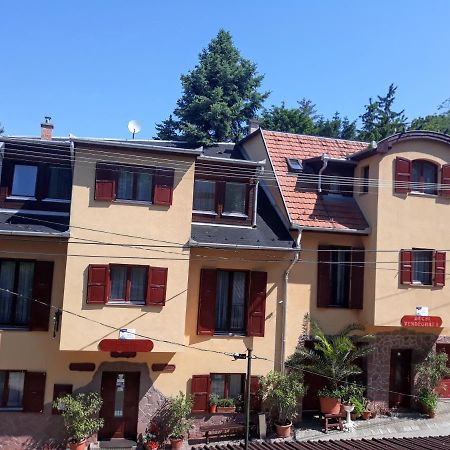 Decsi Vendeghaz Hotel Esztergom Exterior photo